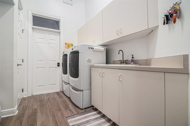 9537 CASTLEFORD POINT, Orlando, FL 32836