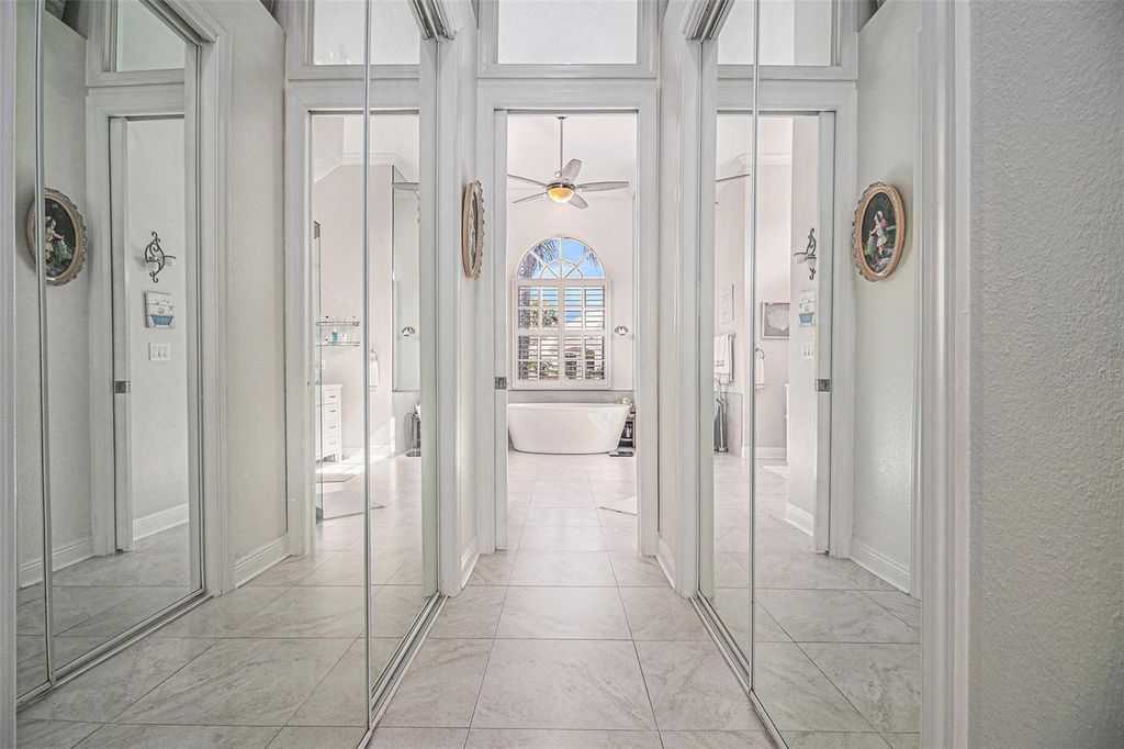 Image 18 of property listing at 9537 CASTLEFORD POINT, Orlando, FL 32836