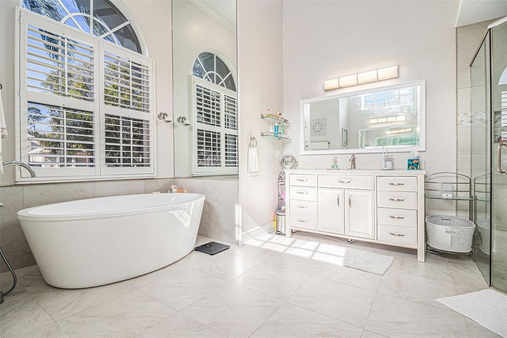 Image 19 of property listing at 9537 CASTLEFORD POINT, Orlando, FL 32836