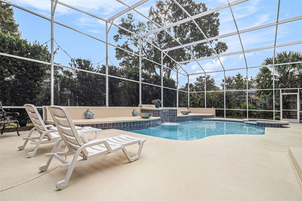 Image 25 of property listing at 9537 CASTLEFORD POINT, Orlando, FL 32836