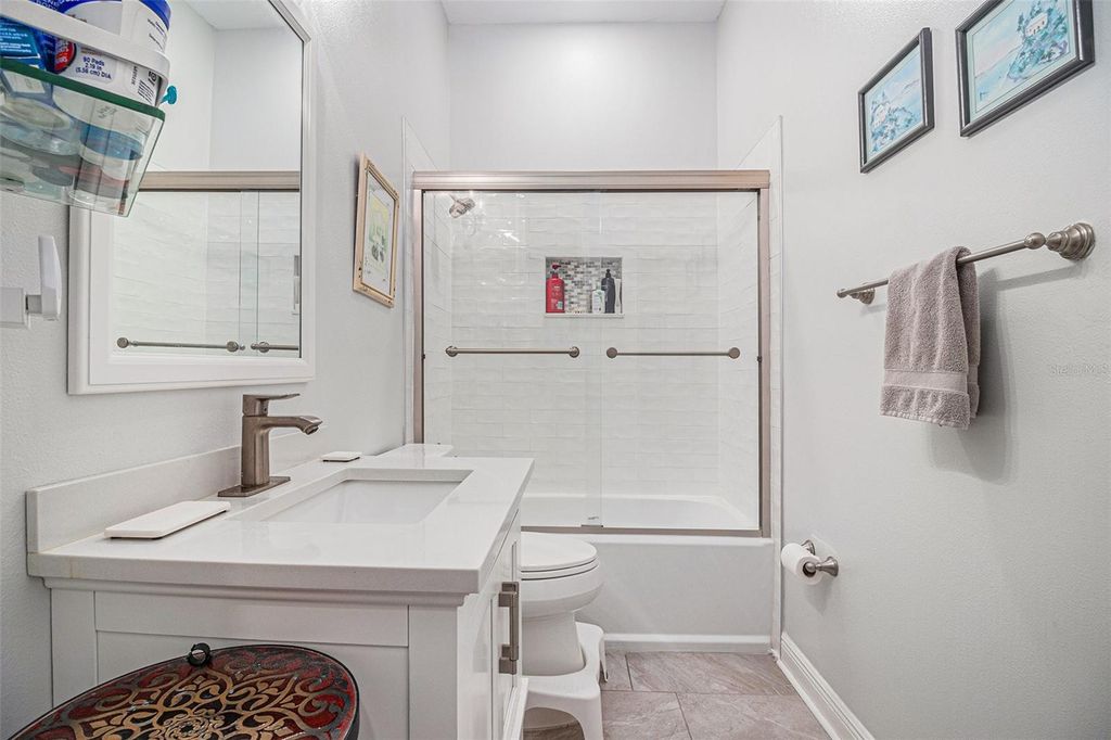 Image 29 of property listing at 9537 CASTLEFORD POINT, Orlando, FL 32836