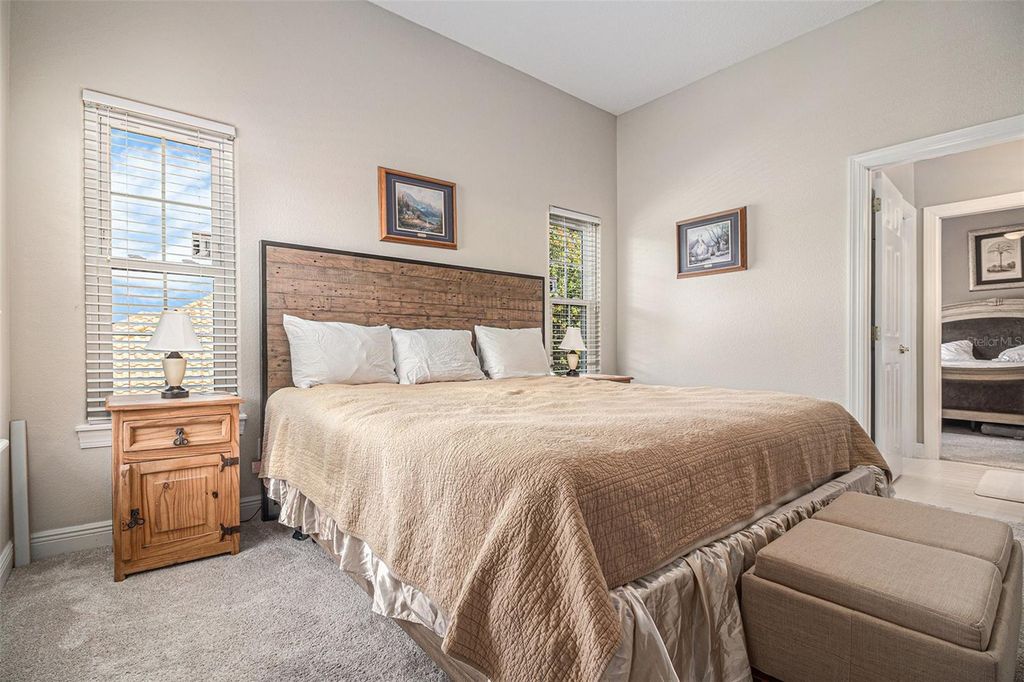 Image 35 of property listing at 9537 CASTLEFORD POINT, Orlando, FL 32836