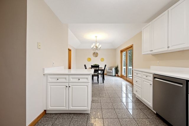 14 Belcourt Rd, Worcester, MA 01605