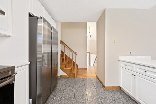 14 Belcourt Rd, Worcester, MA 01605