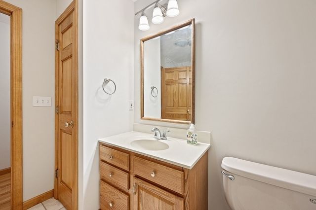 14 Belcourt Rd, Worcester, MA 01605