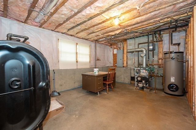 14 Belcourt Rd, Worcester, MA 01605