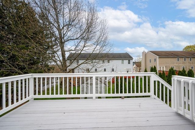 14 Belcourt Rd, Worcester, MA 01605