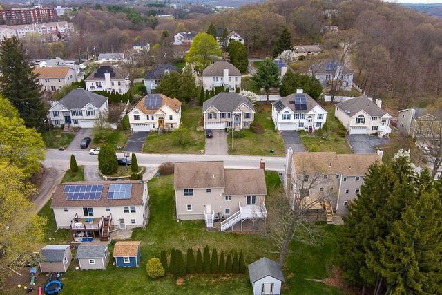 14 Belcourt Rd, Worcester, MA 01605