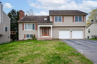 14 Belcourt Rd, Worcester, MA 01605