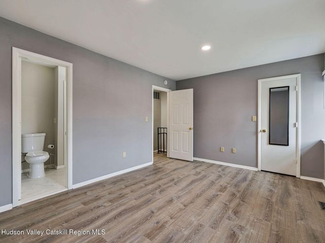 39 Sunnybrook Circle, Highland, NY 12528