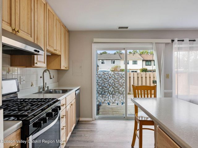 39 Sunnybrook Circle, Highland, NY 12528