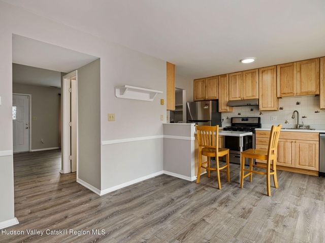 39 Sunnybrook Circle, Highland, NY 12528