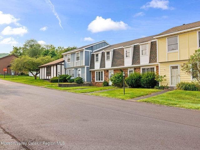 39 Sunnybrook Circle, Highland, NY 12528
