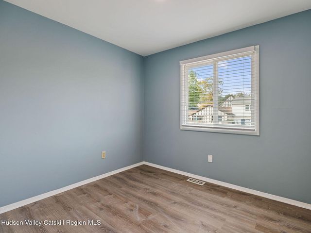 39 Sunnybrook Circle, Highland, NY 12528