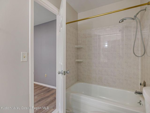39 Sunnybrook Circle, Highland, NY 12528
