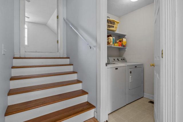 1250 Old East Side Rd, Burns, TN 37029