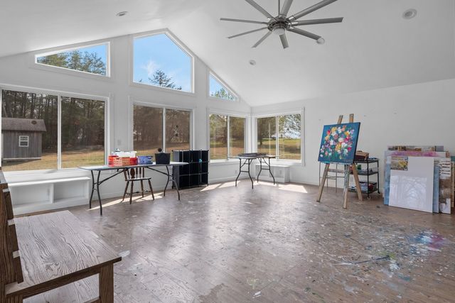 1250 Old East Side Rd, Burns, TN 37029