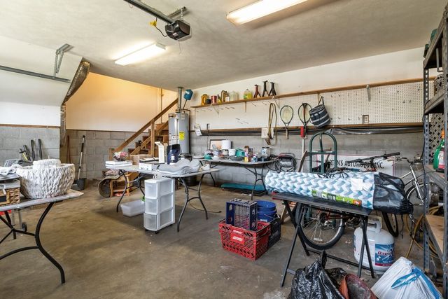 1250 Old East Side Rd, Burns, TN 37029