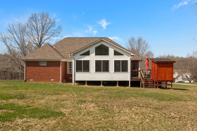 1250 Old East Side Rd, Burns, TN 37029