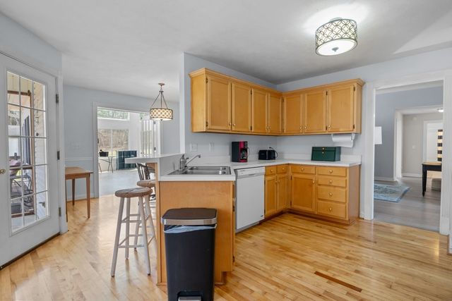 1250 Old East Side Rd, Burns, TN 37029