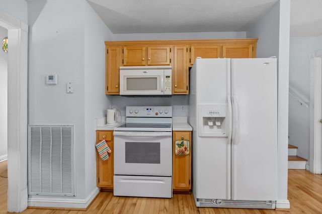 1250 Old East Side Rd, Burns, TN 37029