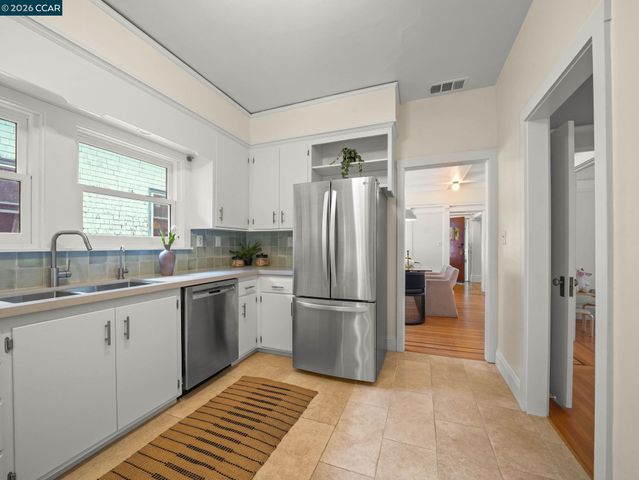 324 63Rd St, Oakland, CA 94618