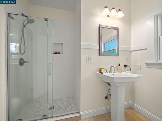 324 63Rd St, Oakland, CA 94618
