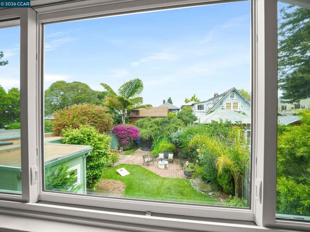 324 63Rd St, Oakland, CA 94618