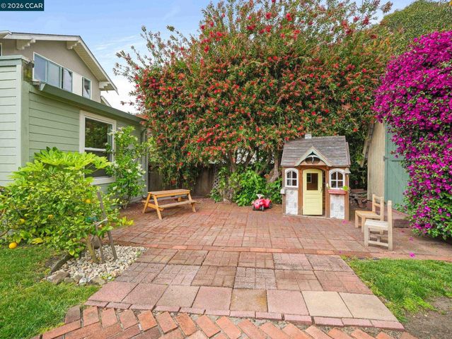 324 63Rd St, Oakland, CA 94618