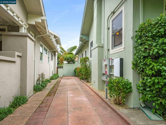 324 63Rd St, Oakland, CA 94618