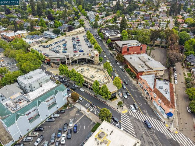 324 63Rd St, Oakland, CA 94618