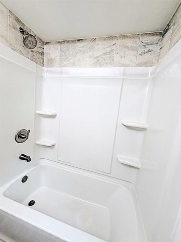 225 E CIRCLE STREET, Appleton, WI 54911