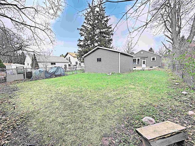 225 E CIRCLE STREET, Appleton, WI 54911