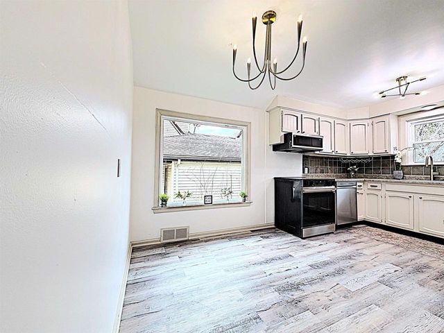 225 E CIRCLE STREET, Appleton, WI 54911