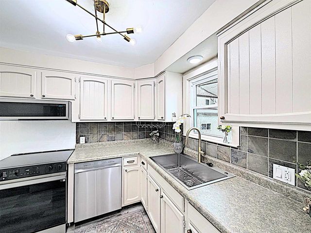 225 E CIRCLE STREET, Appleton, WI 54911