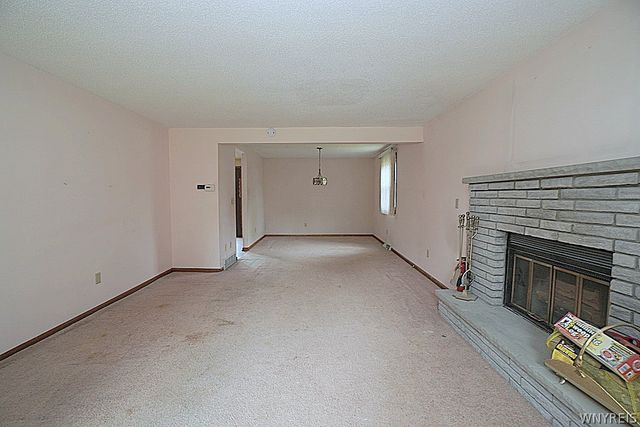 57 Wimbledon Lane, West Seneca, NY 14224