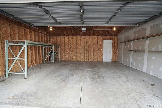 57 Wimbledon Lane, West Seneca, NY 14224