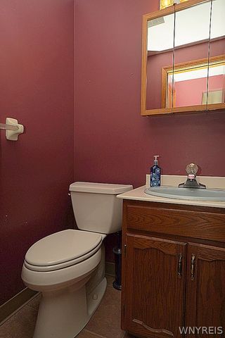 57 Wimbledon Lane, West Seneca, NY 14224