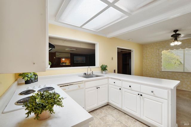 118 Rainier Cir, Vacaville, CA 95687