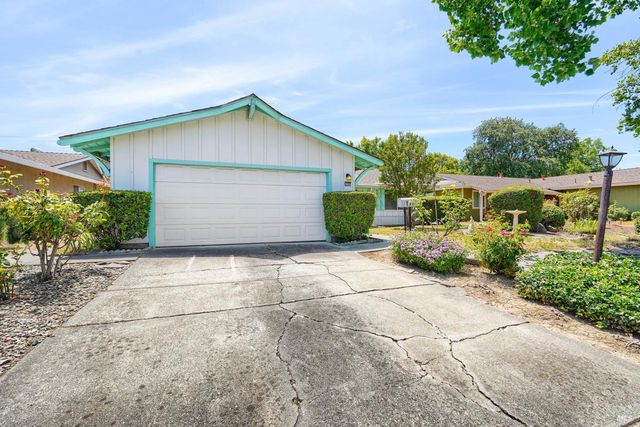 118 Rainier Cir, Vacaville, CA 95687