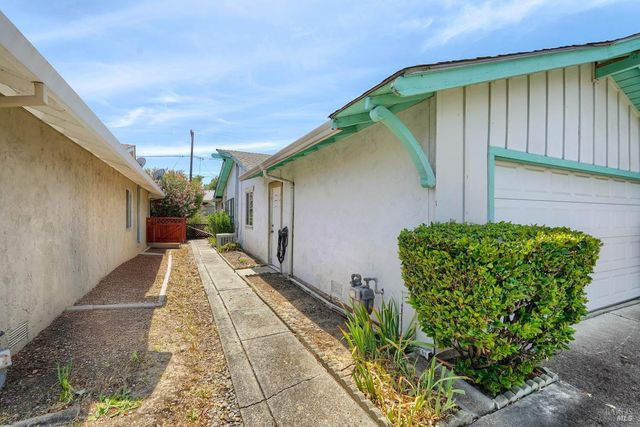 118 Rainier Cir, Vacaville, CA 95687