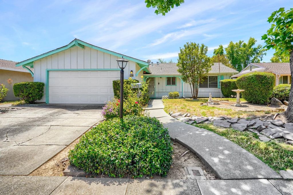 118 Rainier Cir, Vacaville, CA 95687