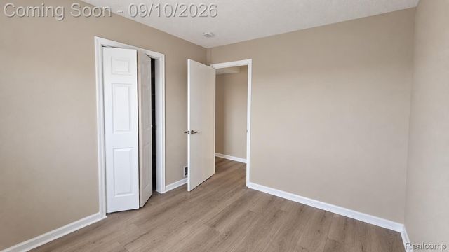 9325 Westpoint Street, Taylor, MI 48180