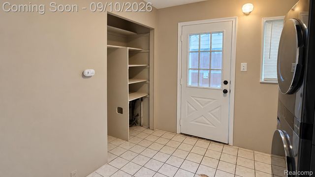 9325 Westpoint Street, Taylor, MI 48180
