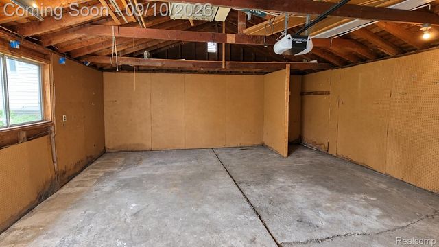 9325 Westpoint Street, Taylor, MI 48180