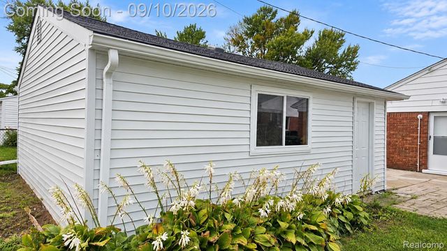9325 Westpoint Street, Taylor, MI 48180