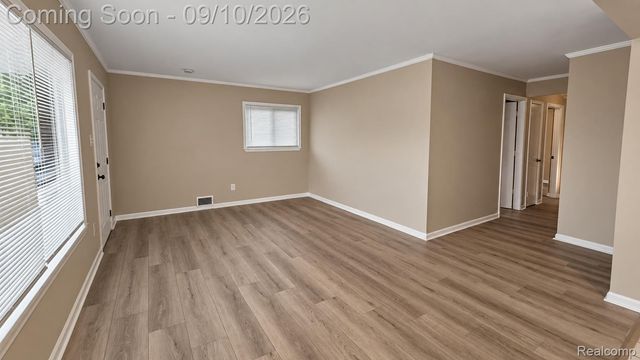 9325 Westpoint Street, Taylor, MI 48180