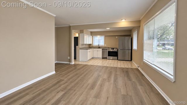 9325 Westpoint Street, Taylor, MI 48180
