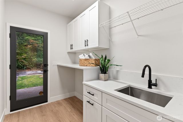 24984 SE 367th Way, Enumclaw, WA 98022
