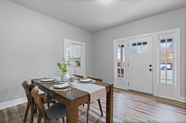 8102 E Valleyway Ave, Spokane Valley, WA 99212